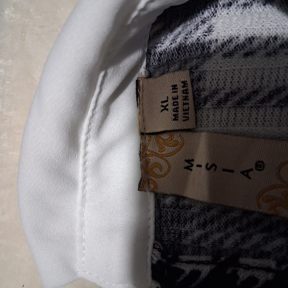 MISA Classic Black and White Checkered Blouse - Picture 8 of 9